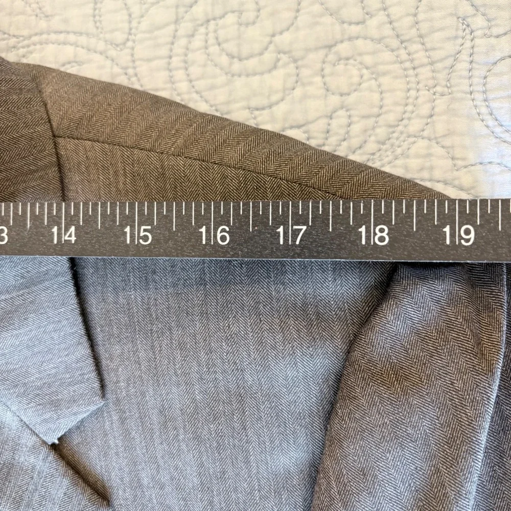 Jos. A. Bank Signature Collection Gray Herringbone 100% Wool Blazer 44L